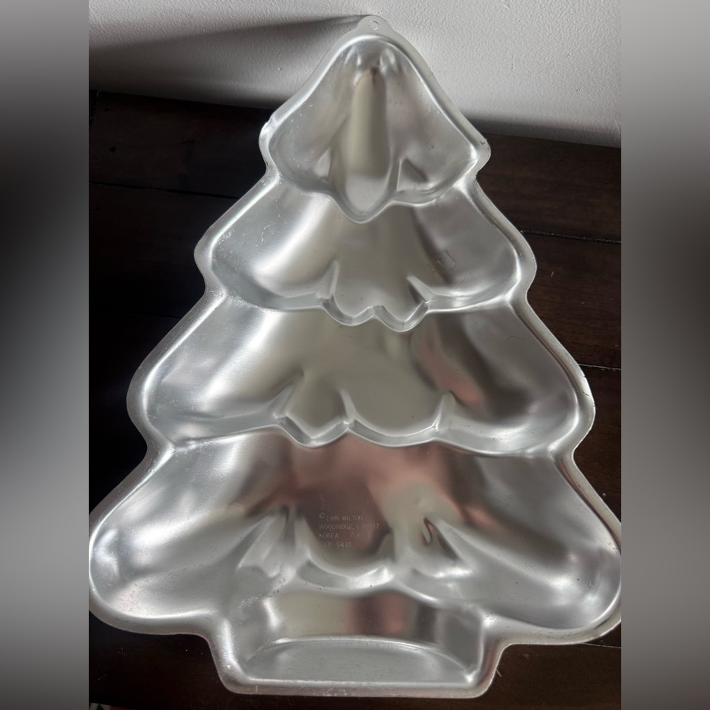 Vintage Wilton 1986 Santa Claus tree Cake Pan – Stock 2105-9410